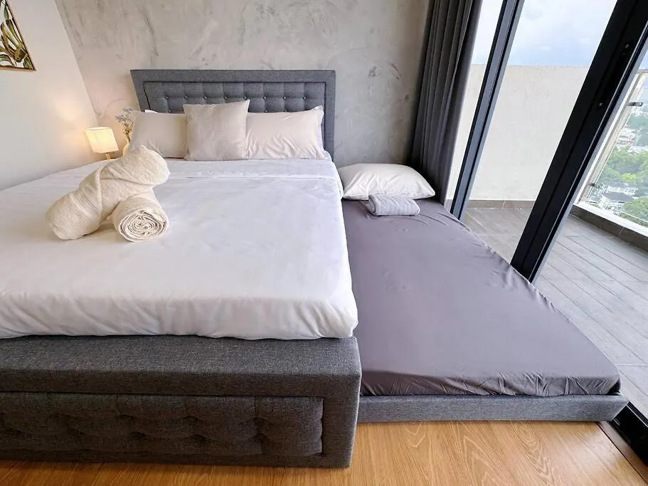 Unblocked Sea & City Views Foc Netflix Access And Youtube Premium 3Beds3Bath 6-11Pax Johor Bahru Malaysia